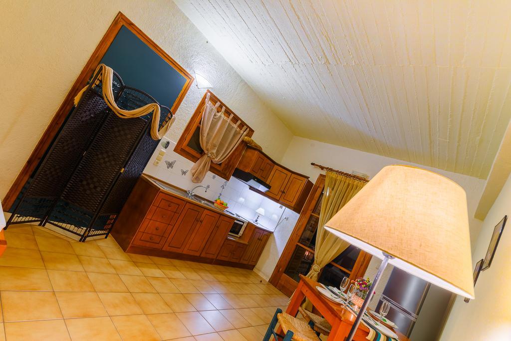 Grekis Beach Hotel And Apartments Petalídhion Eksteriør billede