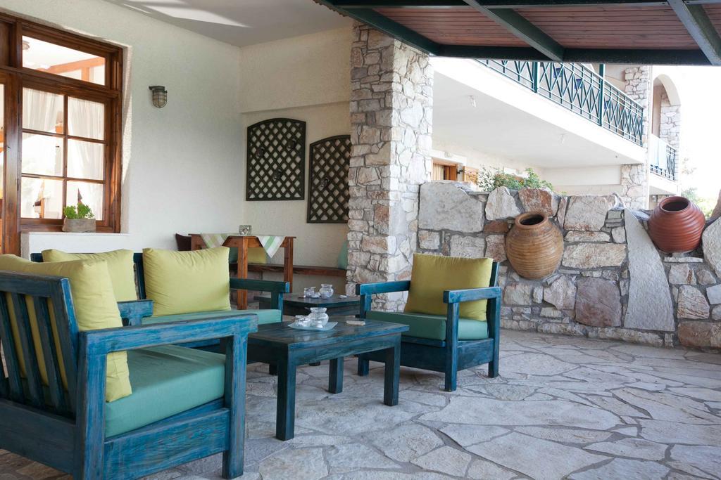 Grekis Beach Hotel And Apartments Petalídhion Eksteriør billede