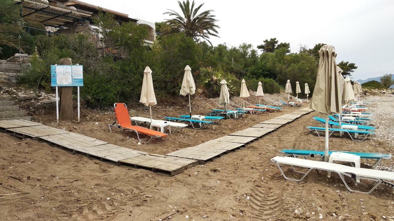 Grekis Beach Hotel And Apartments Petalídhion Eksteriør billede
